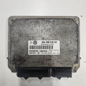 CENTRALINA MOTORE ECU SIEMENS VOLKSWAGEN GOLF IV CODICE: 06A906019AK; 5WP437103