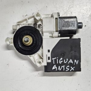 MOTORINO ALZAVETRO ANTERIORE SINISTRO VOLKSWAGEN TIGUAN 2° Serie CODICE: 1K0959793K; 0130822467.